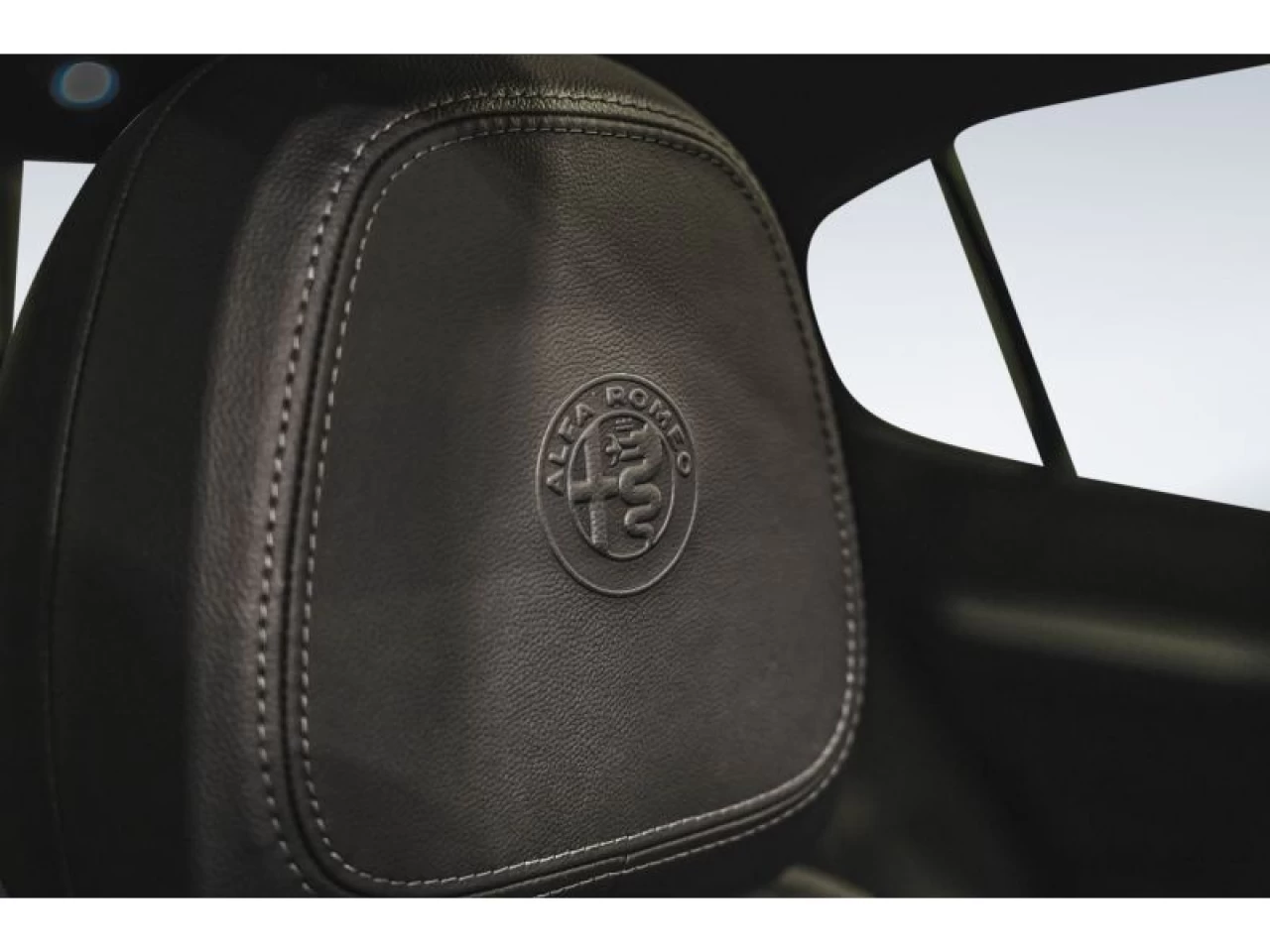 2022 Alfa Romeo Stelvio Veloce AWD Image principale