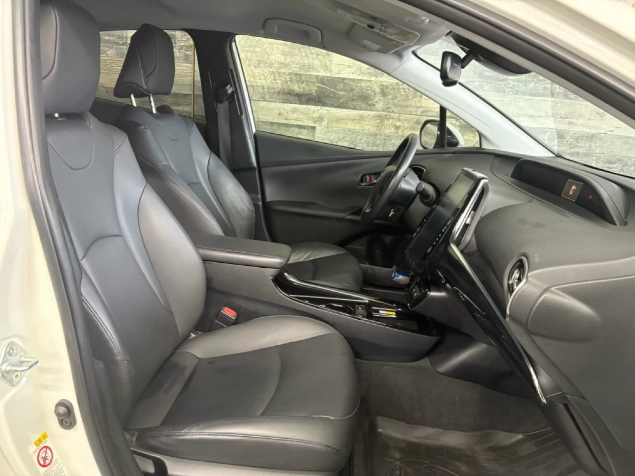 2019 Toyota Prius hybrid Technology AWD navigation sieges chauffant Main Image