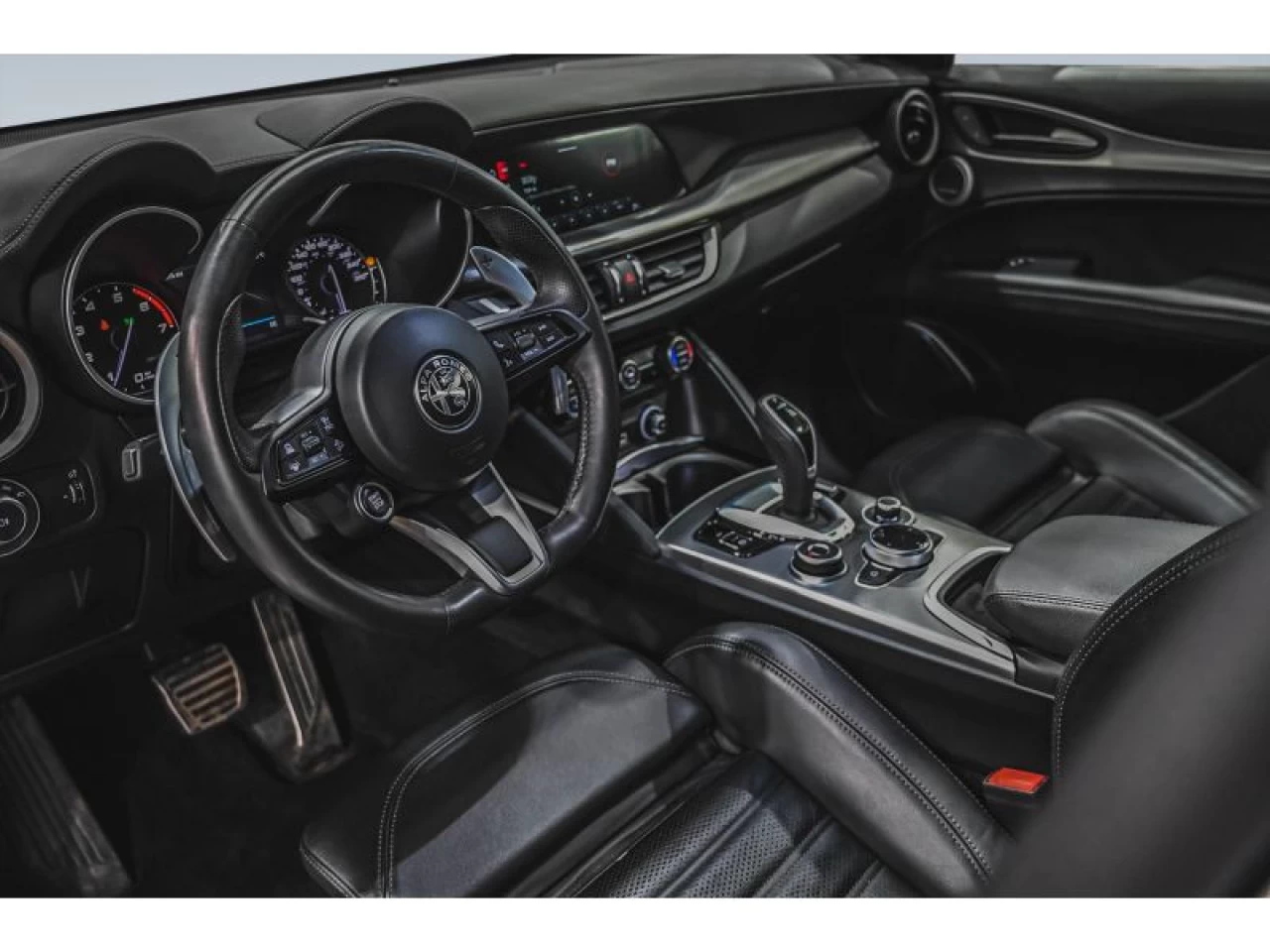2022 Alfa Romeo Stelvio Veloce AWD Image principale