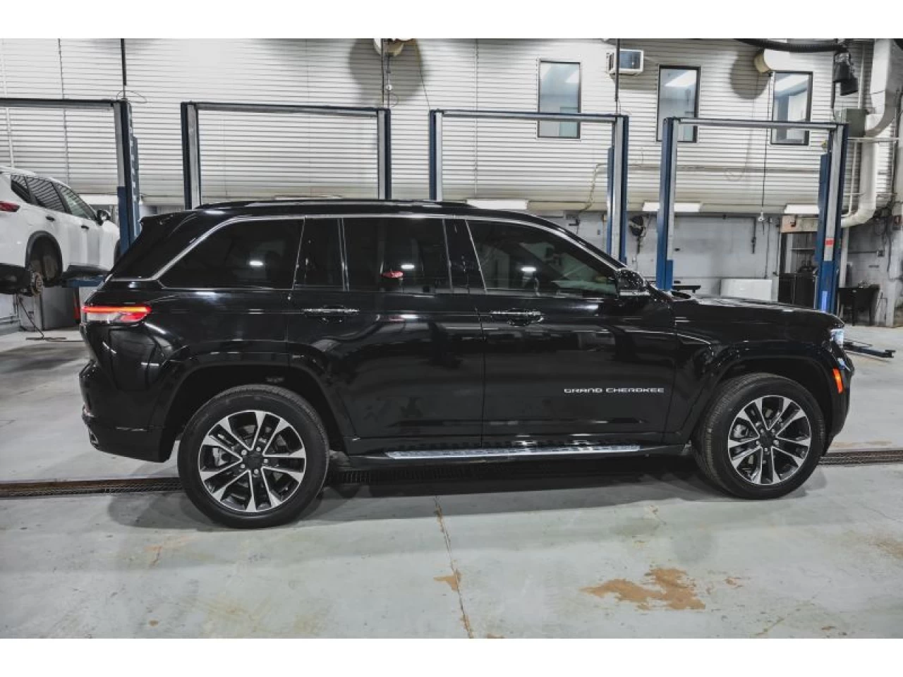2023 Jeep Grand Cherokee 4xe Overland 4X4 Image principale