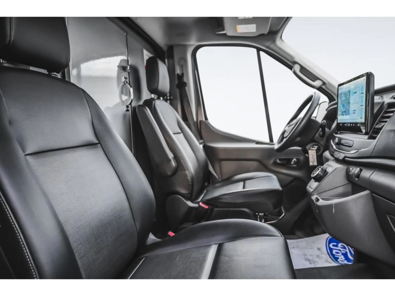 2023 Ford TRANSIT T-350 RWD SRW 178" WB 9500 GVWR AVEC BOÎTE TRANSIT Image principale
