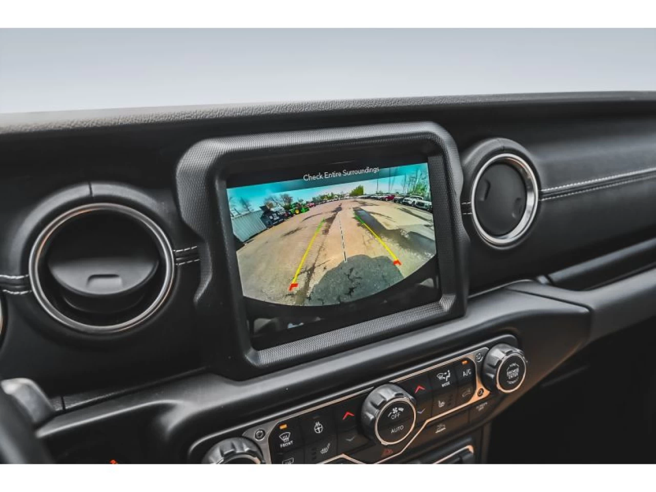 2022 Jeep Wrangler 4XE Sahara 4X4 GROUPE TEMPS FROID ATTELAGE REMORQU Image principale