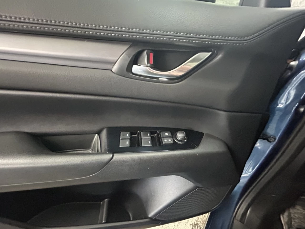 2018 Mazda CX-5 GS AWD NAV CUIR **APPROUVÉE 99,9%** Image principale