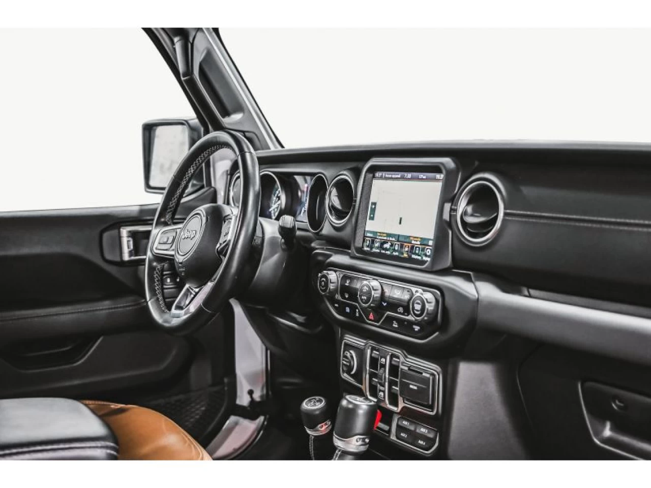 2021 Jeep Wrangler 4XE Unlimited Sahara 4x4F GROUPE REMORQUAGE Image principale