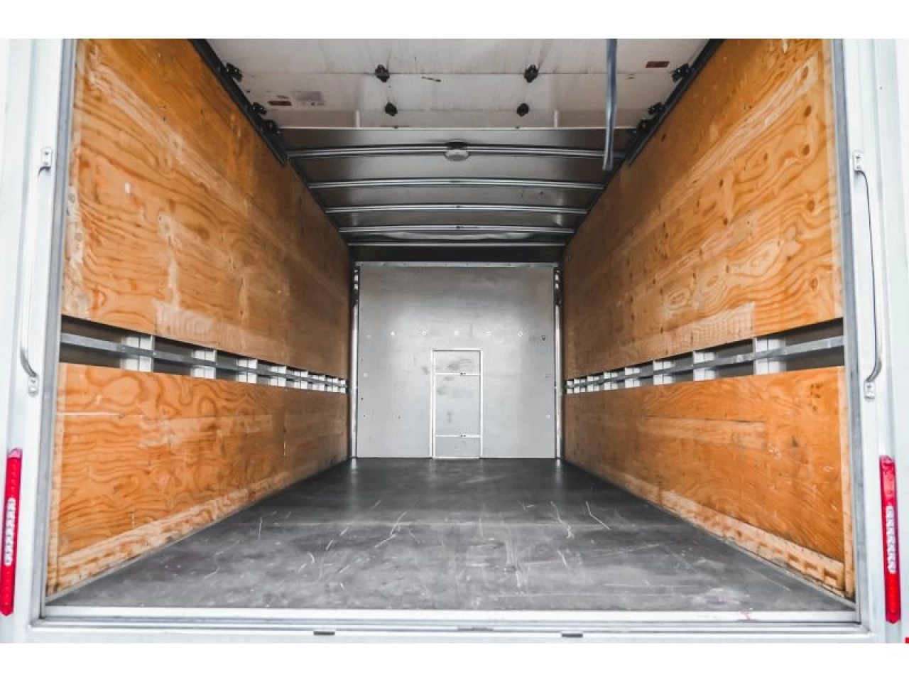 2023 Ford TRANSIT T-350 RWD SRW 178" WB 9500 GVWR AVEC BOÎTE TRANSIT Image principale
