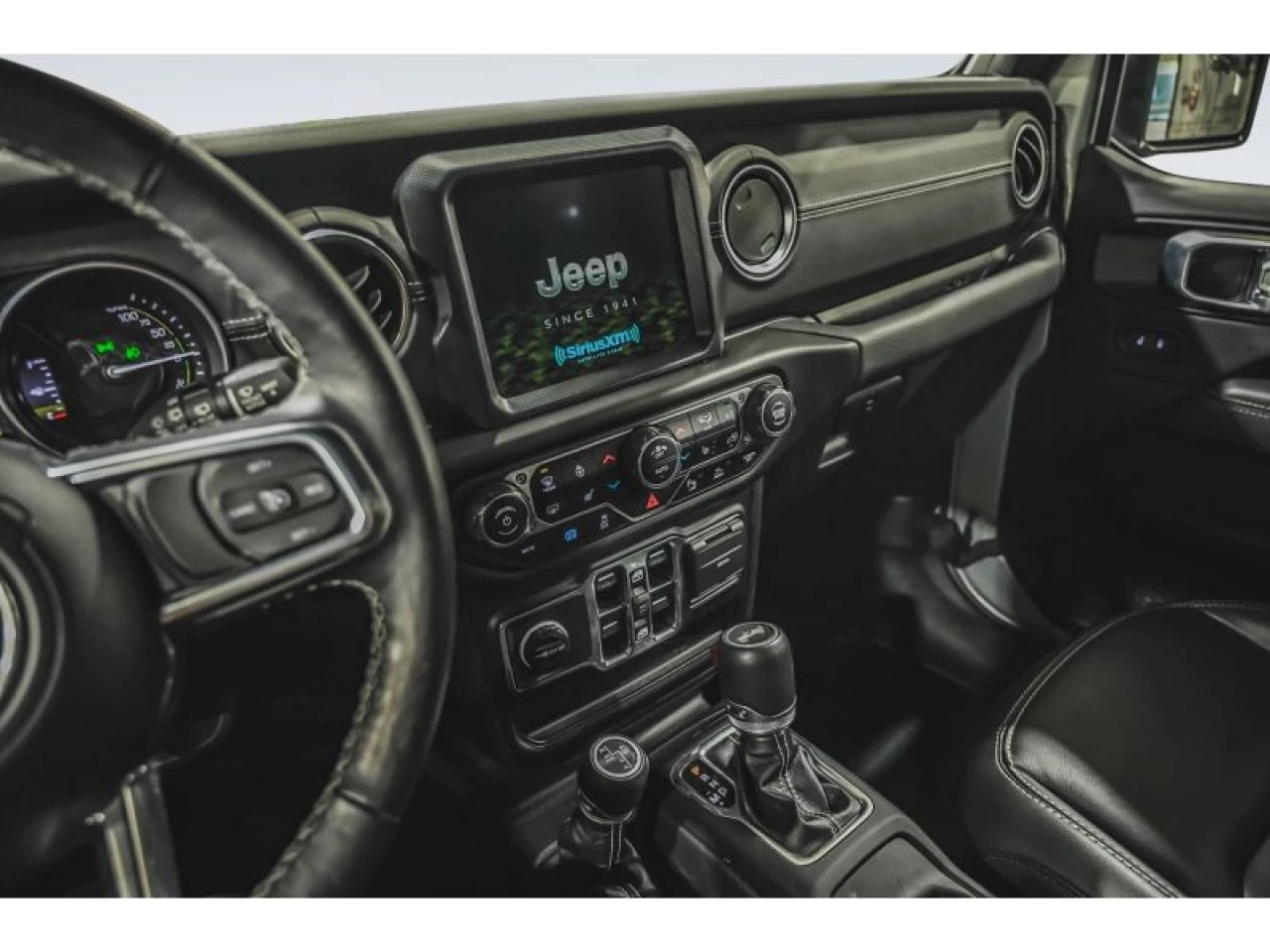 2023 Jeep Wrangler 4xe Sahara 4x4 TOIT SKY ONE-TOUCH Image principale