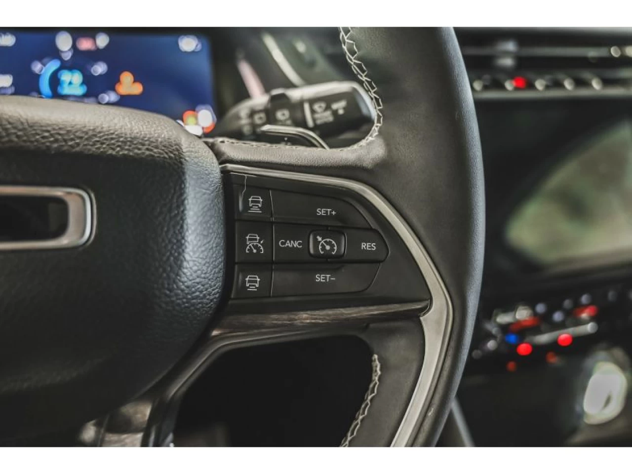 2024 Jeep Grand Cherokee L Limited 4x4 LUXURY TECH 2 BLACK APPEARANCE PCK Image principale