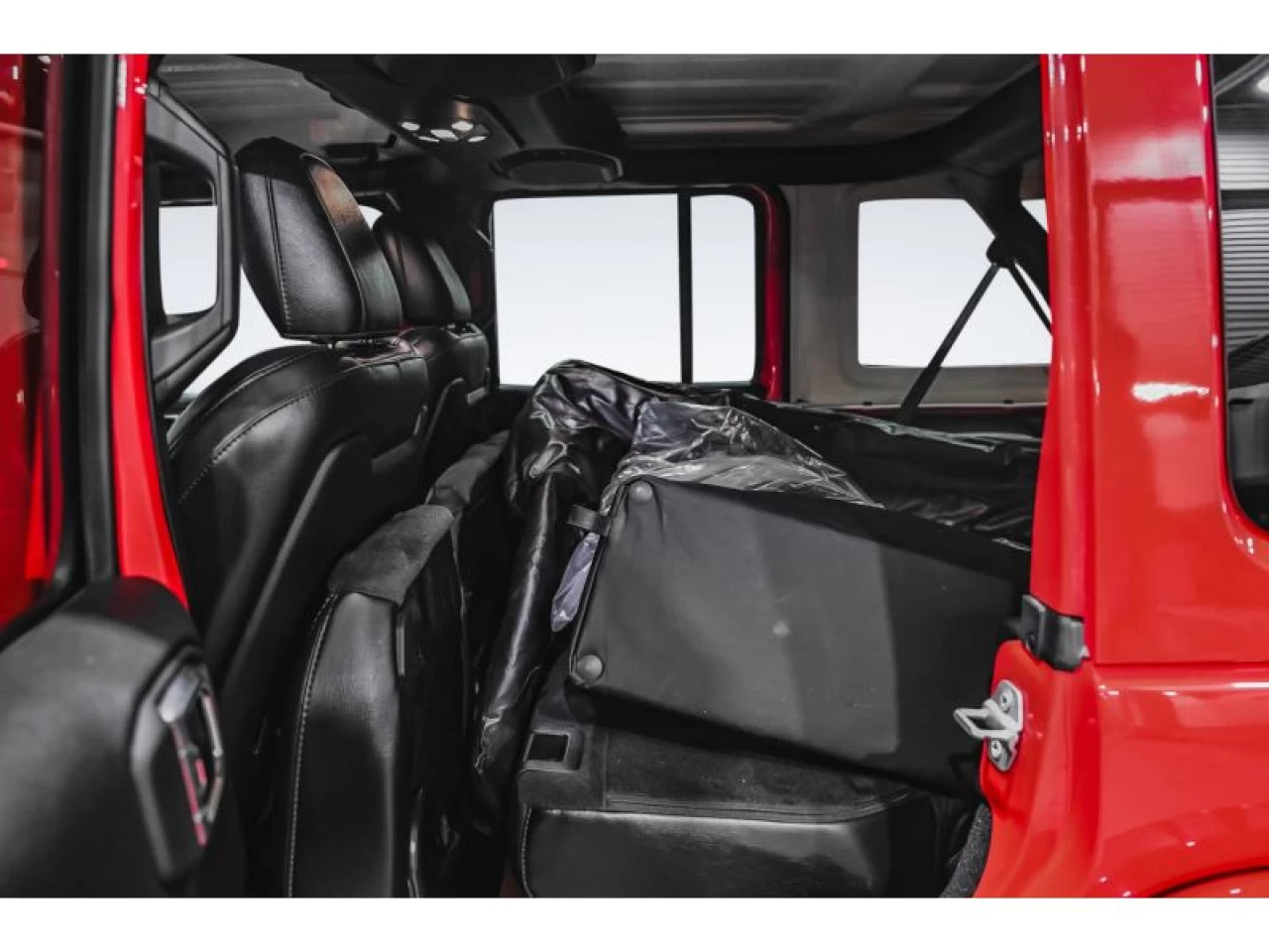 2022 Jeep Wrangler 4XE Unlimited Rubicon 4x4 2 TOITS Main Image
