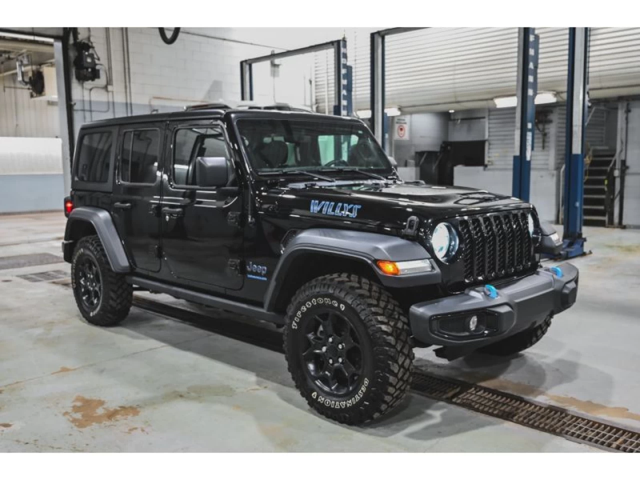 2023 Jeep Wrangler 4XE Willys 4X4 GROUPE REMORQUAGE ET TEMPS FROID Image principale