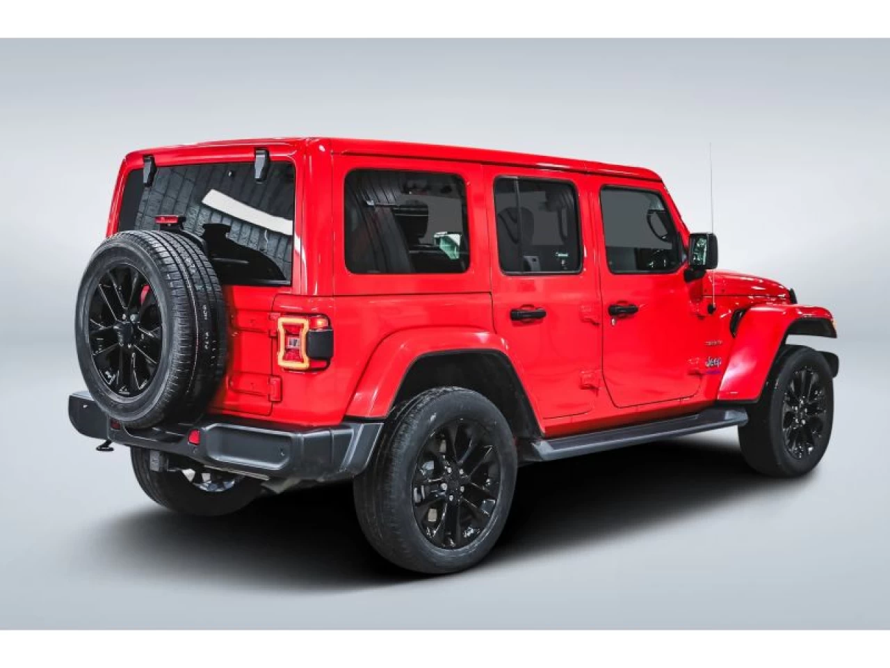 2021 Jeep Wrangler 4XE Unlimited Sahara 4x4 GROUPE REMORQUAGE 2 TOITS Image principale