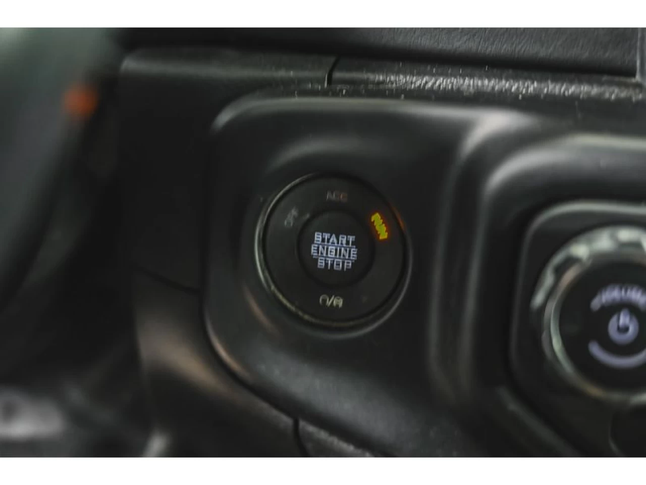 2021 Jeep Wrangler 4XE Unlimited Sahara 4x4 GROUPE REMORQUAGE Image principale
