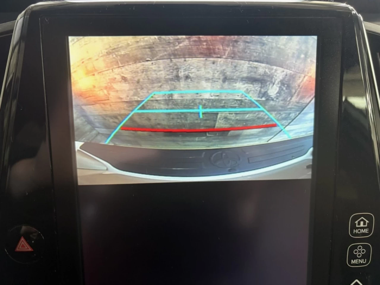 2019 Toyota Prius hybrid Technology AWD navigation sieges chauffant Main Image