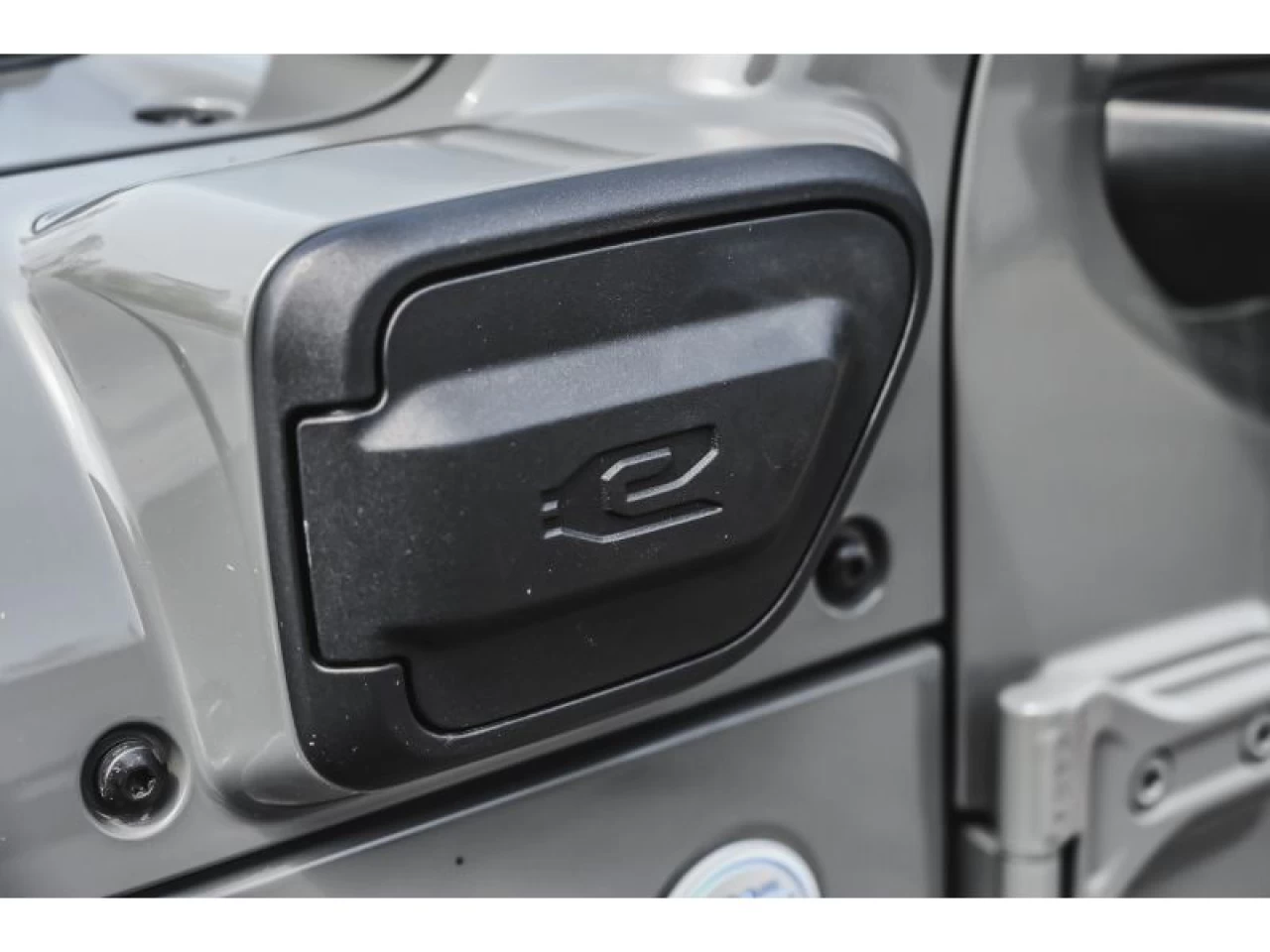 2022 Jeep Wrangler 4XE Sahara 4X4 GROUPE TEMPS FROID ATTELAGE REMORQU Main Image