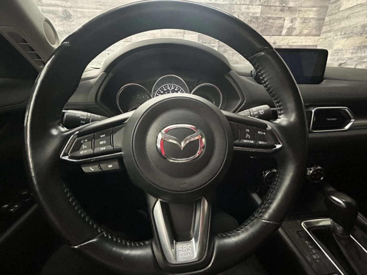 2018 Mazda CX-5 GS AWD NAV CUIR **APPROUVÉE 99,9%** Image principale