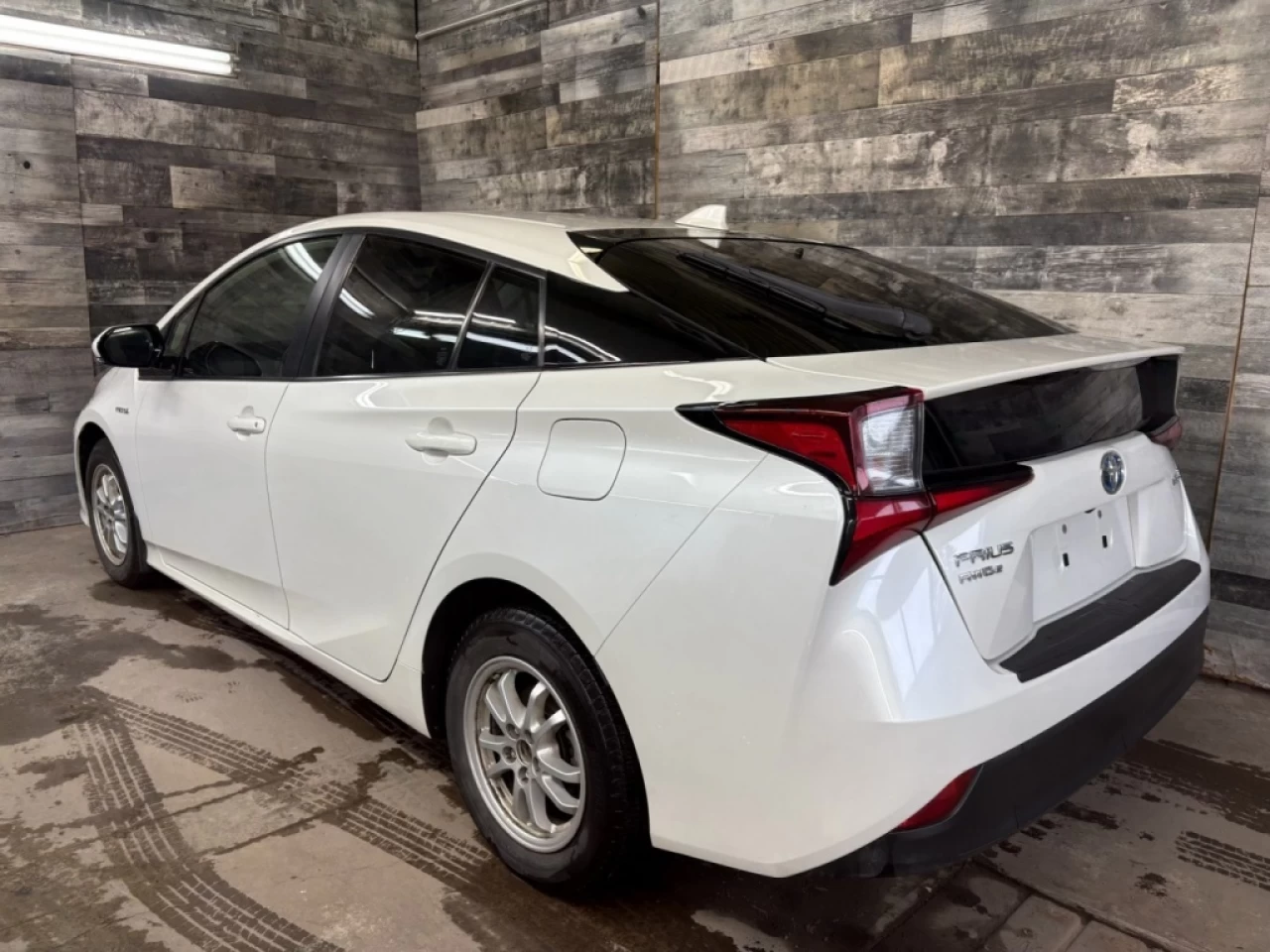 2019 Toyota Prius hybrid Technology AWD navigation sieges chauffant Main Image