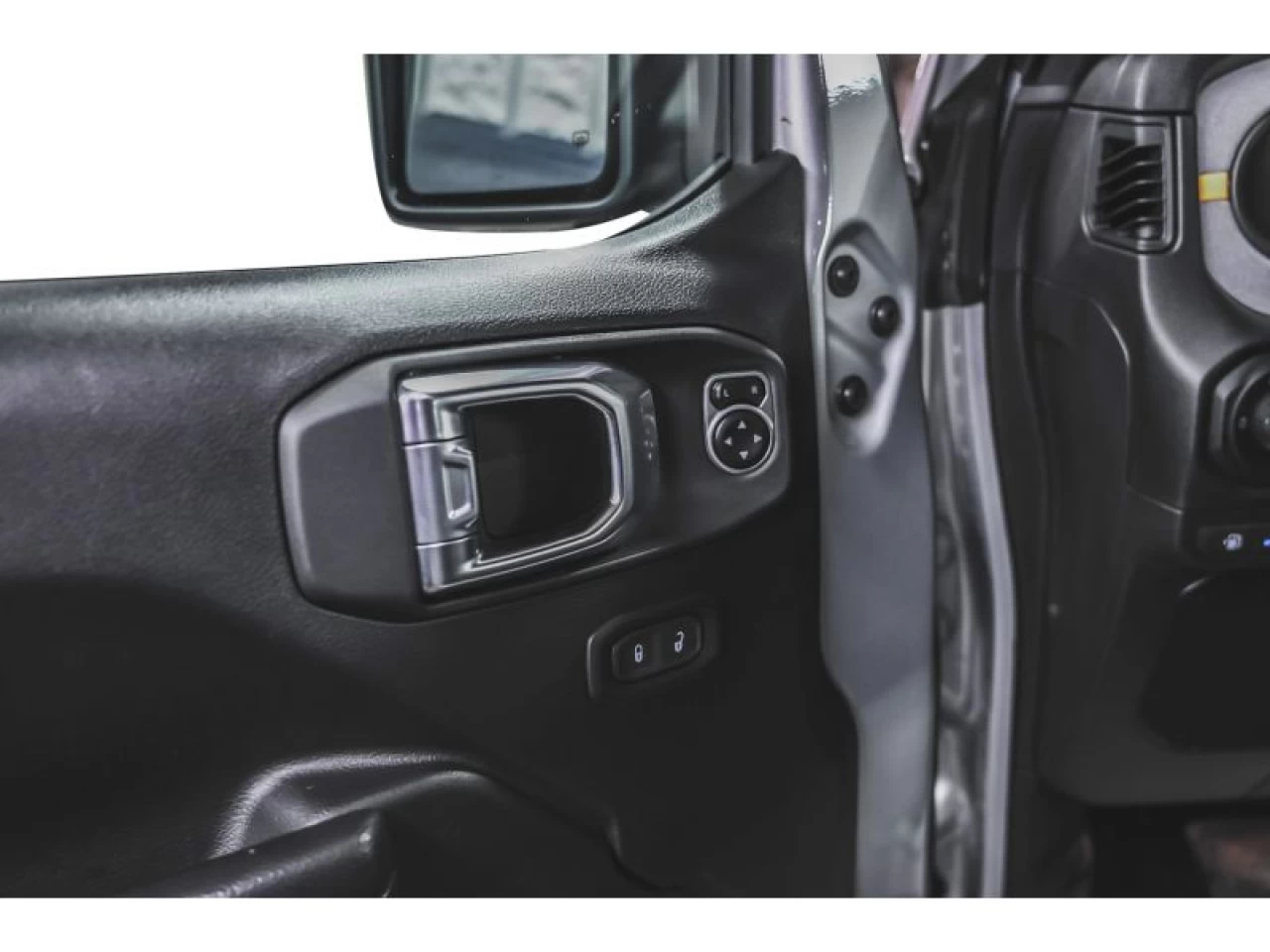 2024 Jeep Wrangler 4xe Willys 4 Door 4x4 GROUPE REMORQUAGE Main Image