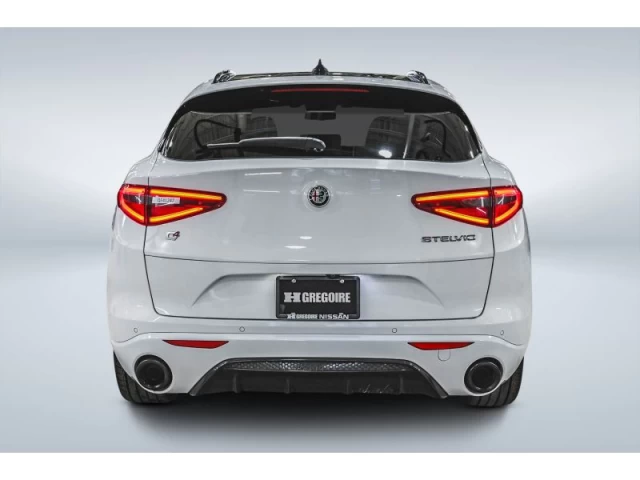Alfa Romeo Stelvio Veloce AWD 2022