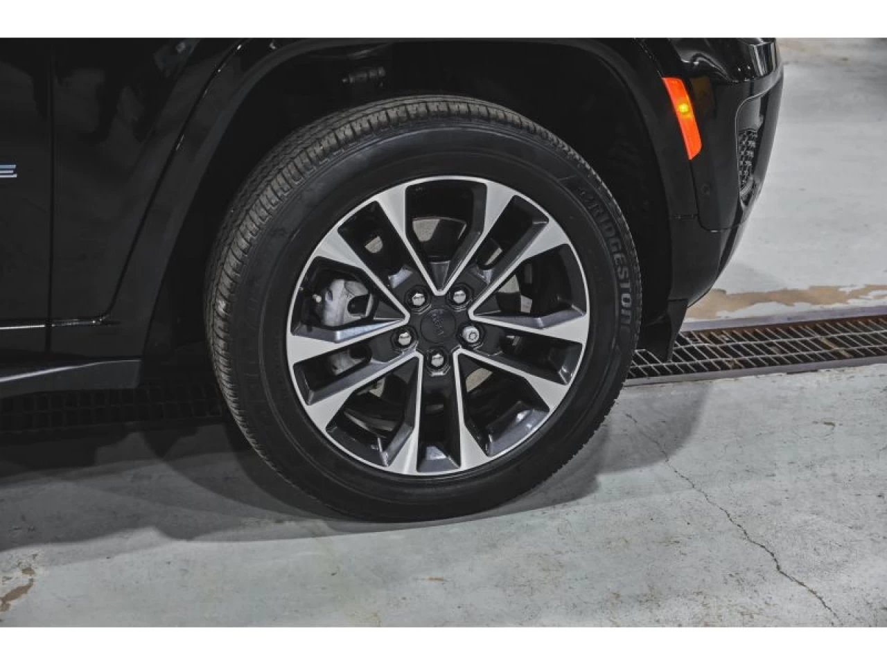 2023 Jeep Grand Cherokee 4xe Overland 4X4 Image principale