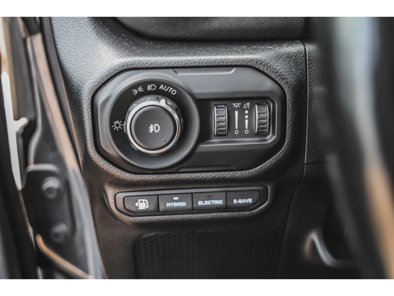 2022 Jeep Wrangler 4XE Sahara 4X4 GROUPE TEMPS FROID ATTELAGE REMORQU Main Image