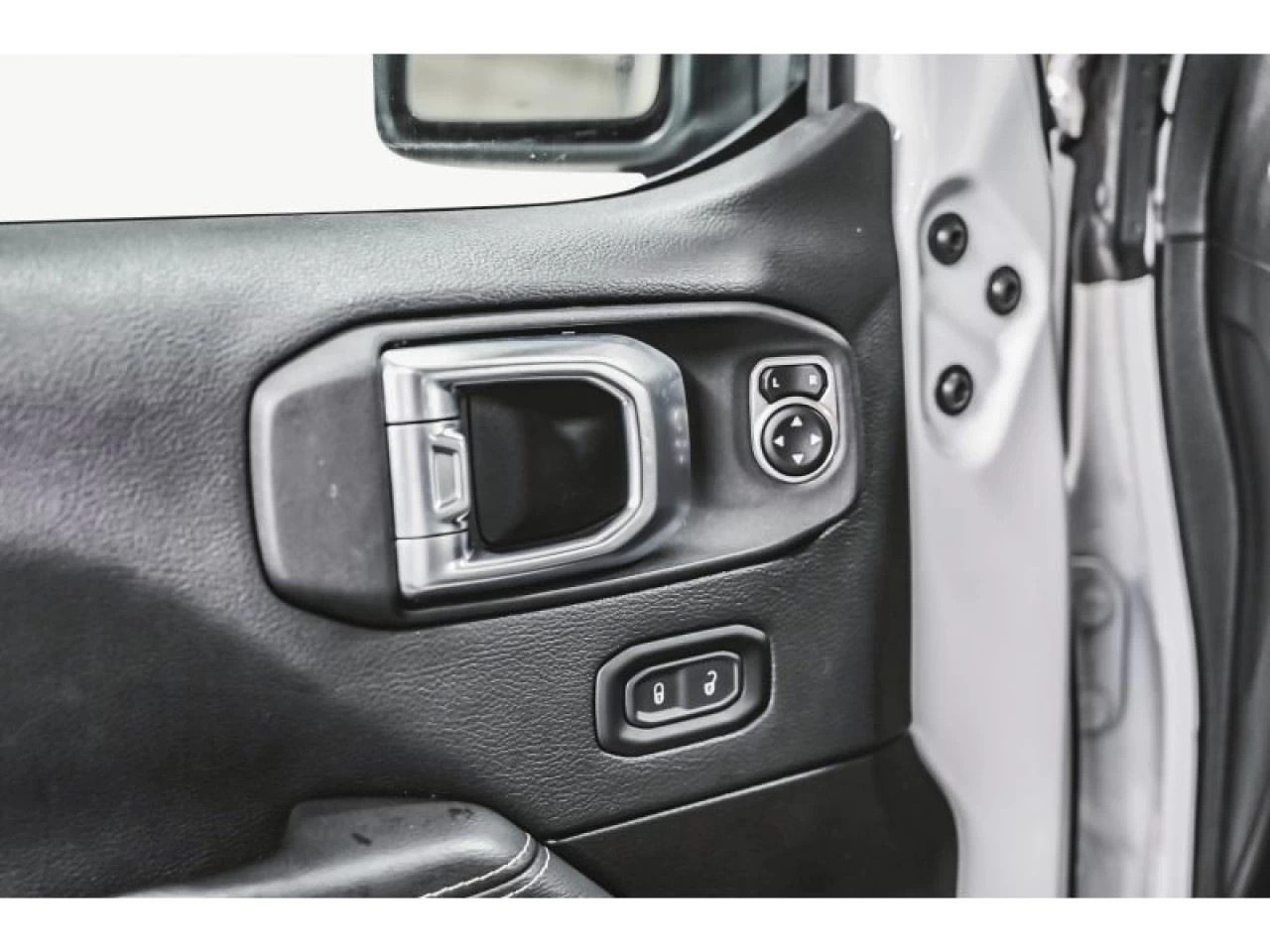 2021 Jeep Wrangler 4XE Unlimited Sahara 4x4F GROUPE REMORQUAGE Image principale