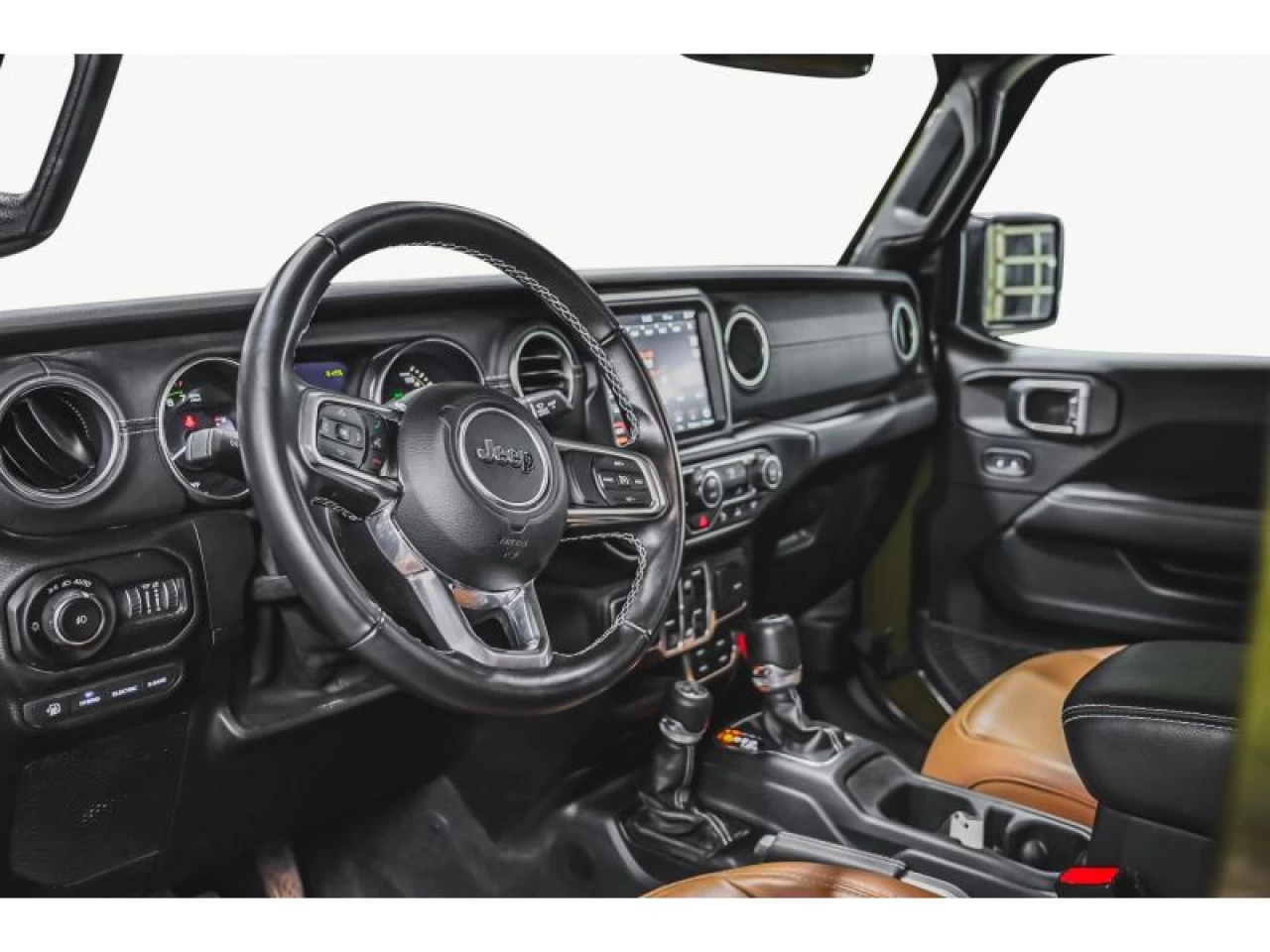 2021 Jeep Wrangler 4XE Unlimited Sahara 4x4 GROUPE REMORQUAGE Image principale