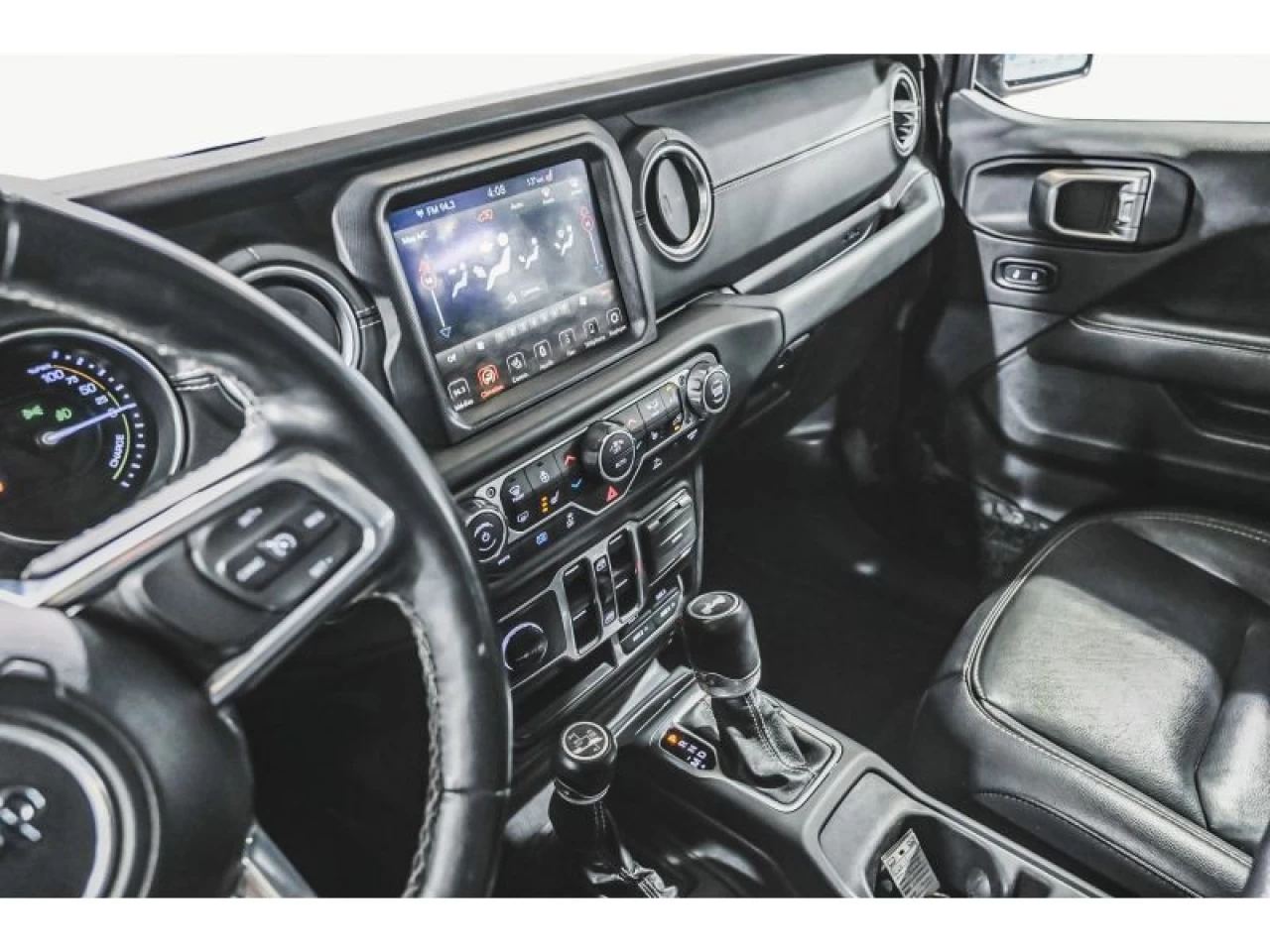 2021 Jeep Wrangler 4xe Unlimited Sahara 4x4 GR. TEMPS ENS REMORQUAGE Image principale