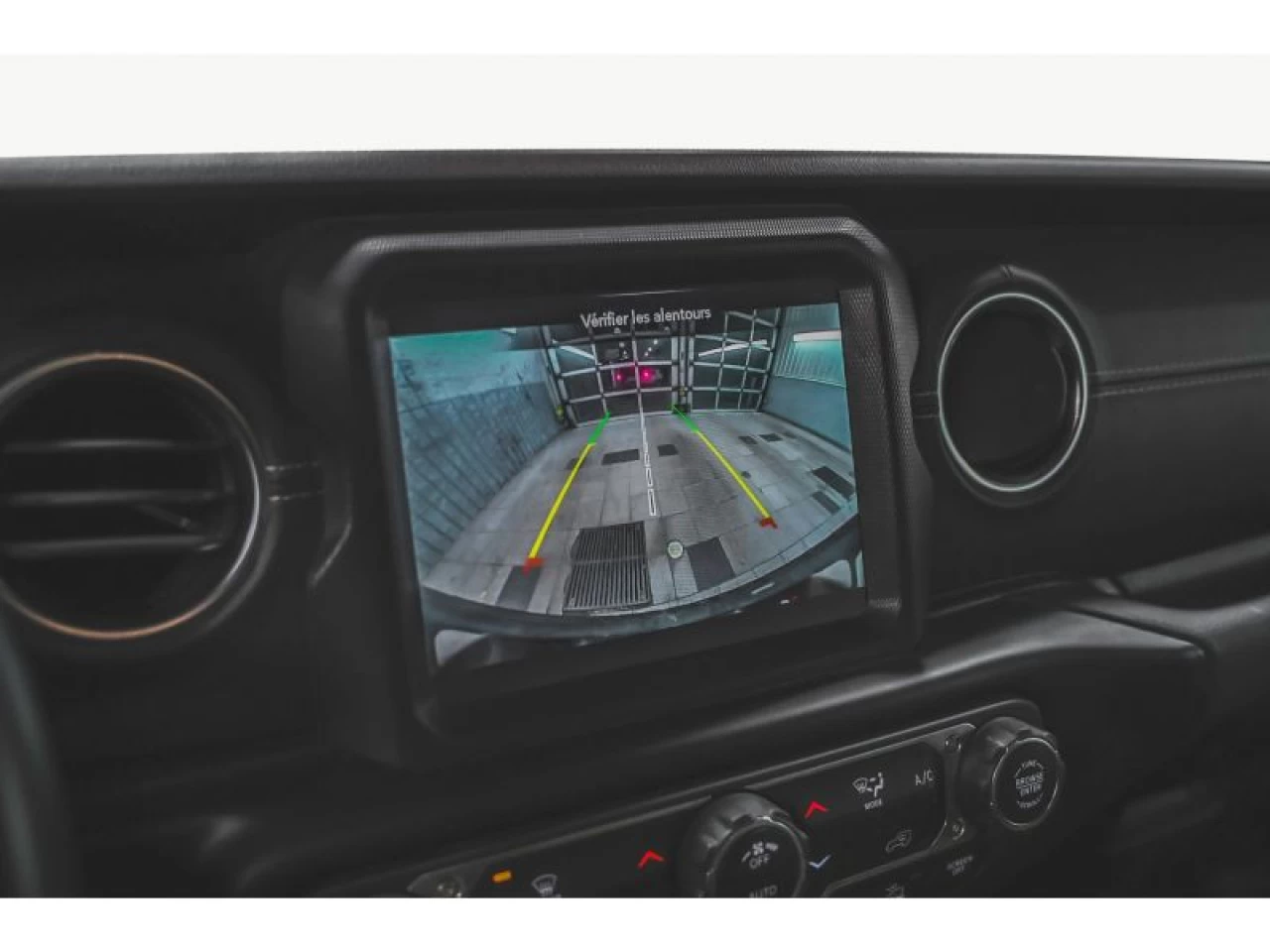 2021 Jeep Wrangler 4XE Unlimited Sahara 4x4 GROUPE REMORQUAGE Image principale