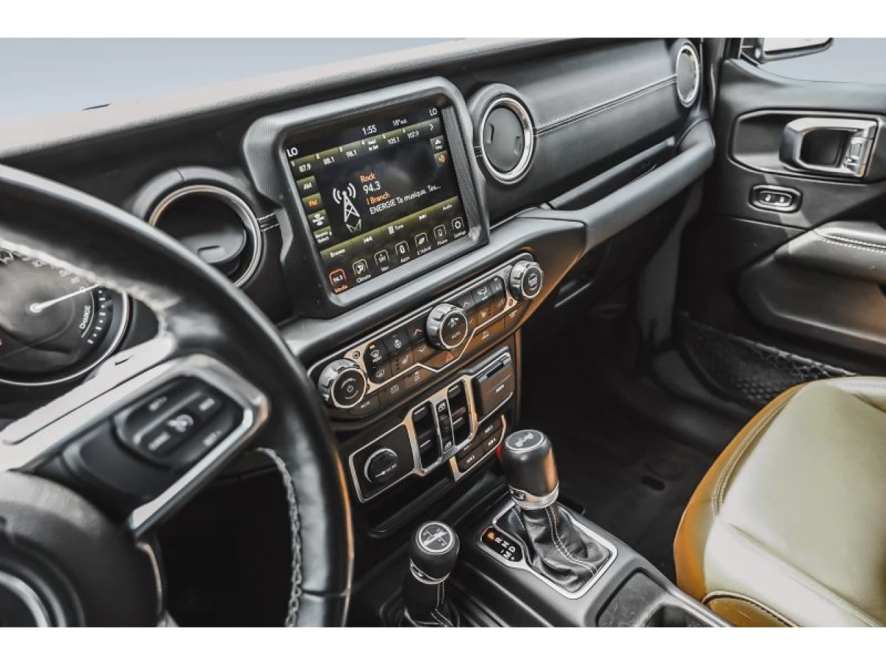 2022 Jeep Wrangler 4XE Sahara 4X4 GROUPE TEMPS FROID ATTELAGE REMORQU Main Image