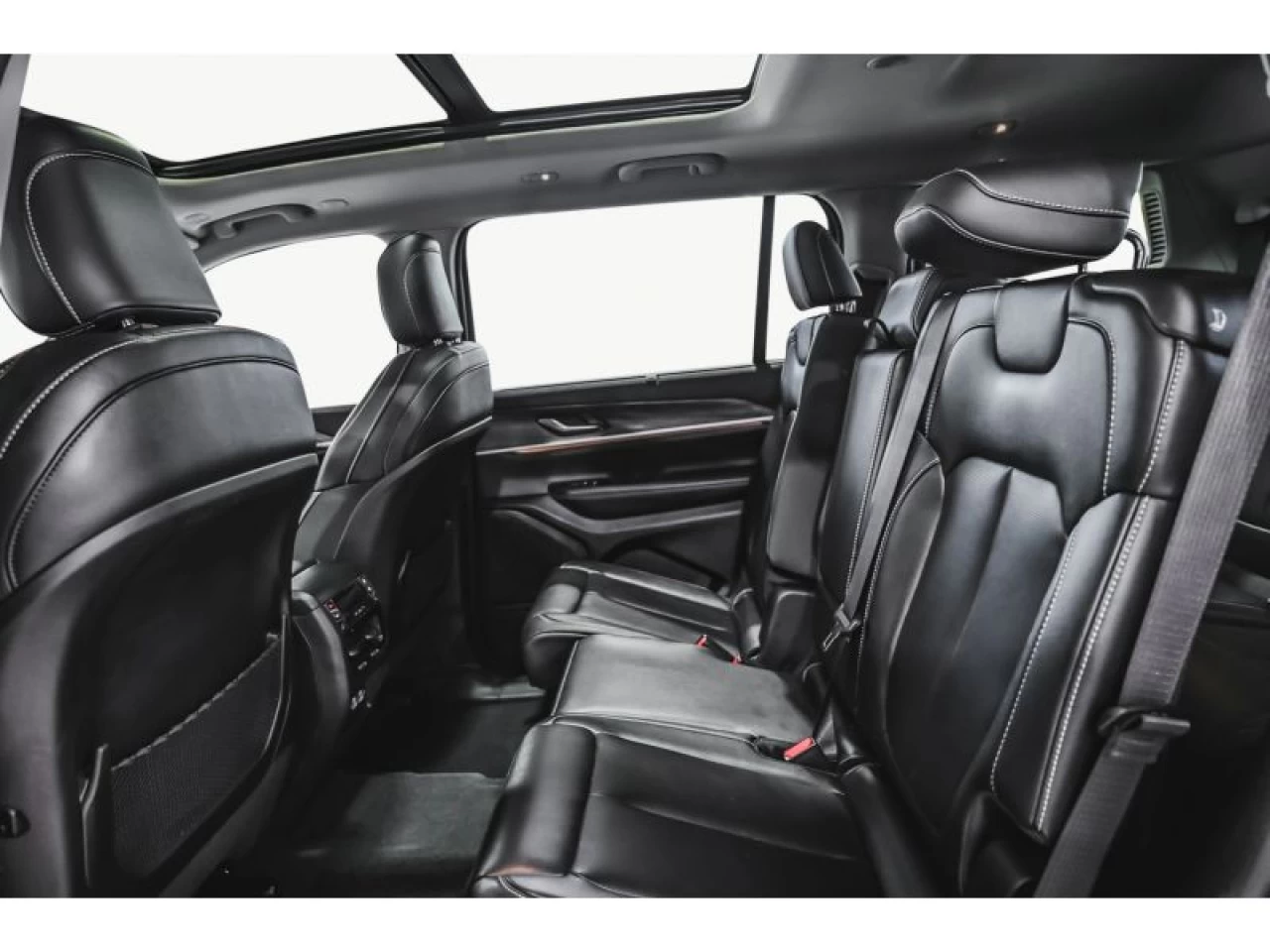 2024 Jeep Grand Cherokee L Limited 4x4 LUXURY TECH 2 BLACK APPEARANCE PCK Image principale