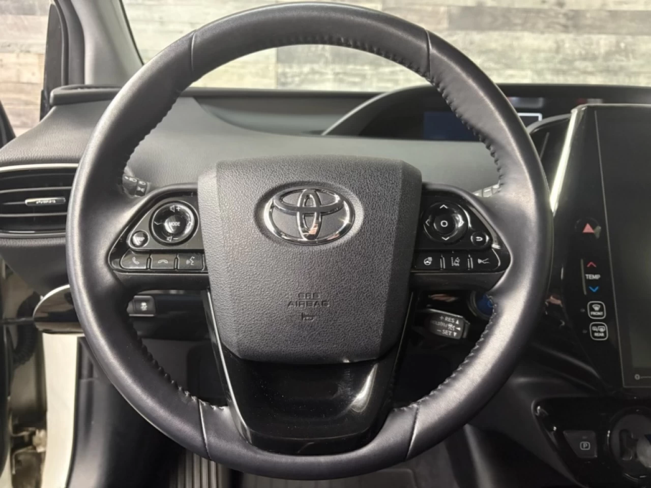 2019 Toyota Prius hybrid Technology AWD navigation sieges chauffant Main Image