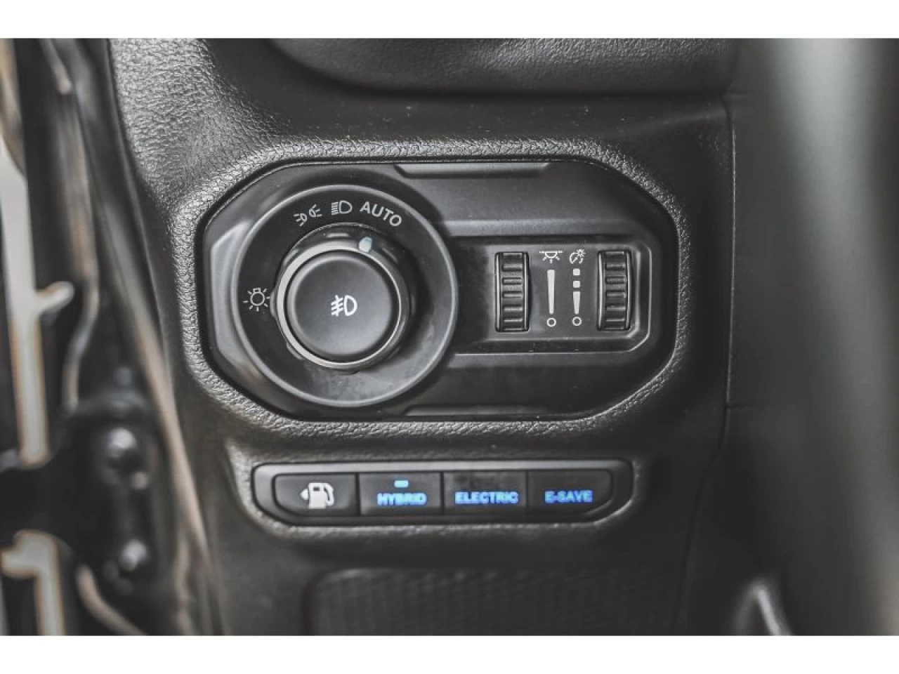 2021 Jeep Wrangler 4xe Unlimited Sahara GROUPE TEMPS FROID Main Image