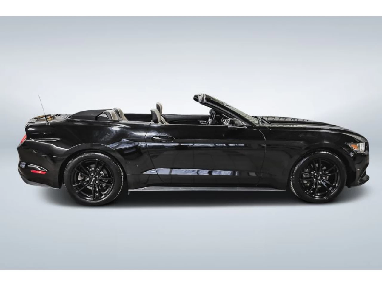 2015 Ford Mustang 2dr Conv EcoBoost Premium Main Image