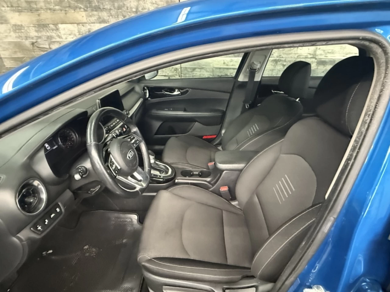 2021 Kia Forte EX Apple CarPlay, Toit, Bluetooth ** APPROUVÉ À 99 Image principale