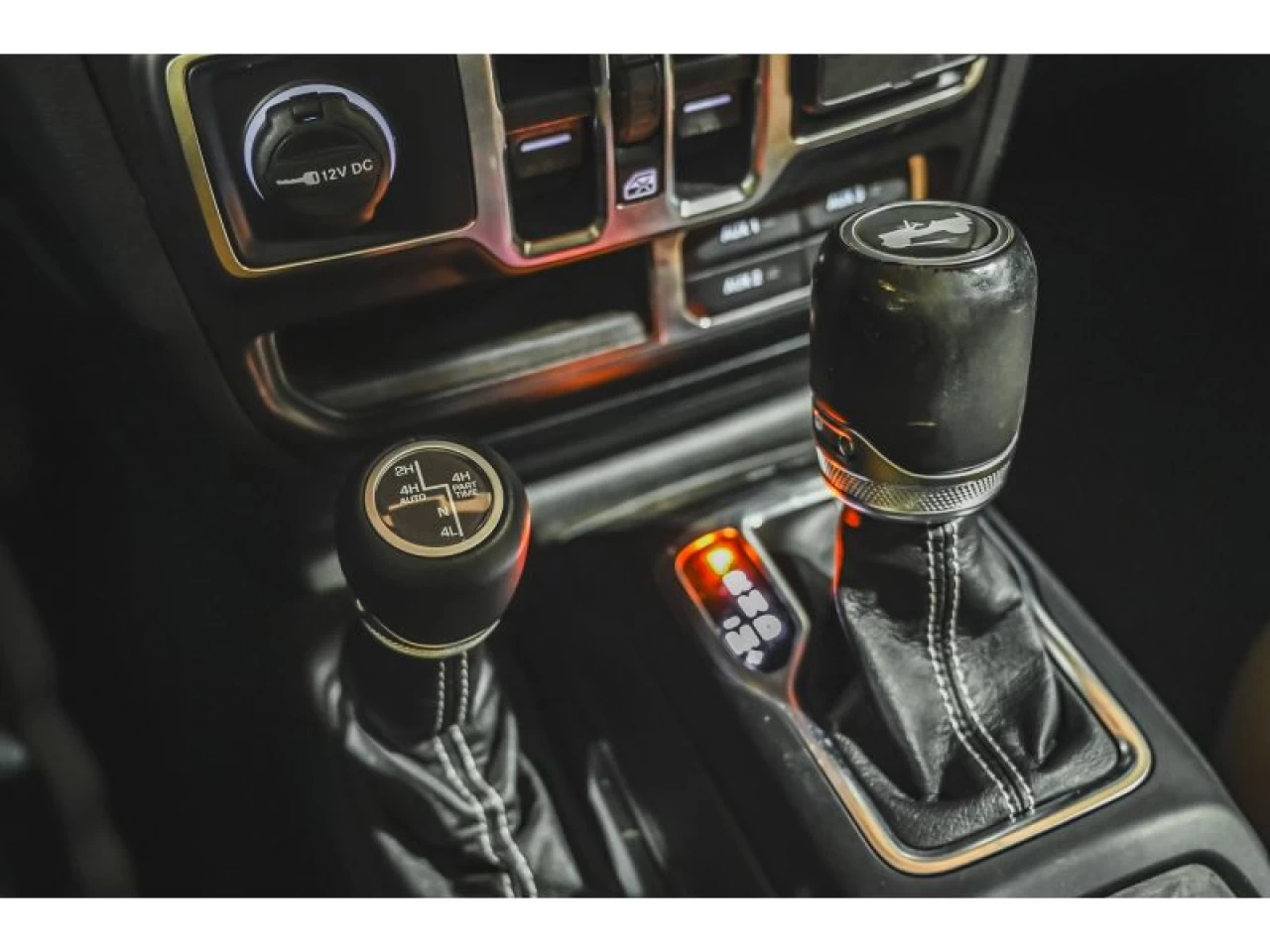 2021 Jeep Wrangler 4XE Unlimited Sahara 4x4 GROUPE REMORQUAGE 2 TOITS Main Image