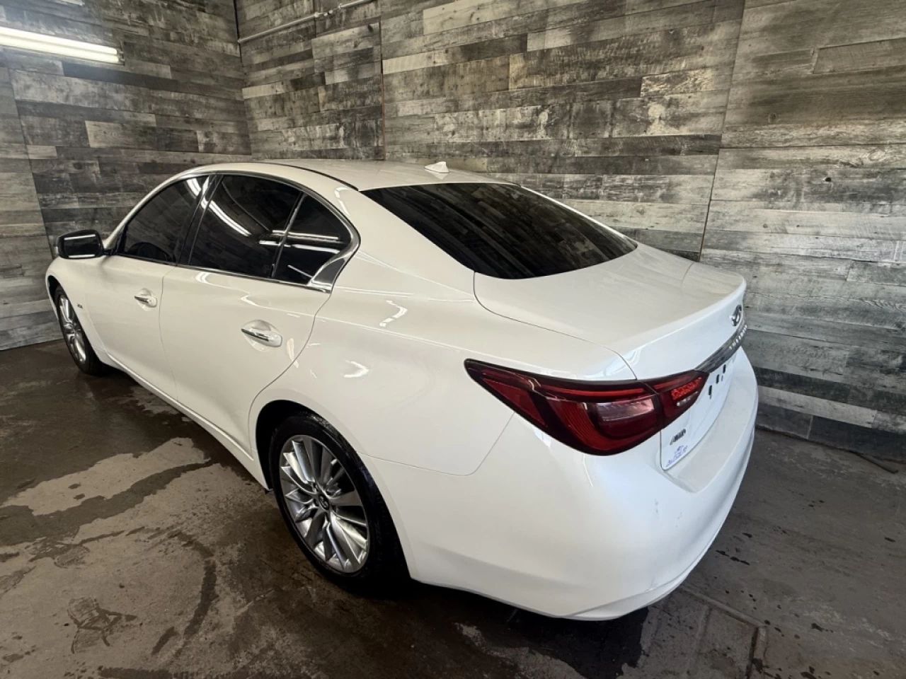 2018 Infiniti Q50 2.0t LUXE AWD CUIR TOIT NAV ** APPROUVÉ À 99.9% ** Image principale