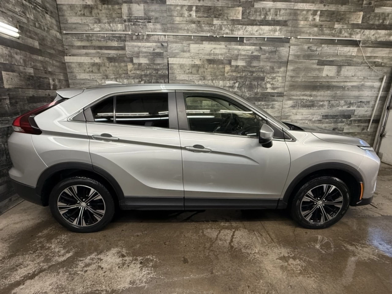 2022 Mitsubishi Eclipse Cross ES AWD BLUETOOTH MAGS **APPROUVÉ À 99.9%** Image principale