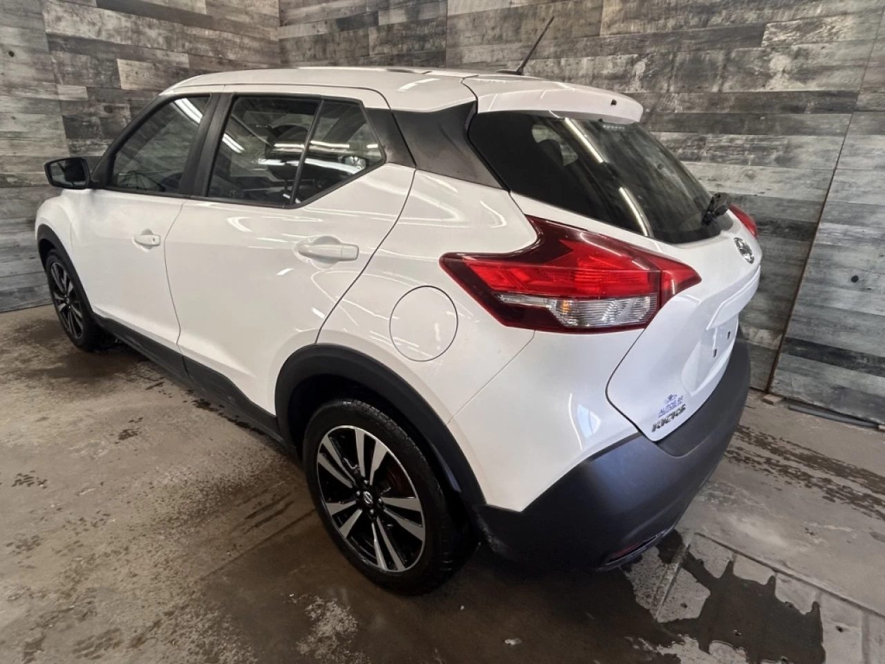 2018 Nissan Kicks SV BLUETOOTH MAGS **APPROUVÉ À 99.9%** Image principale