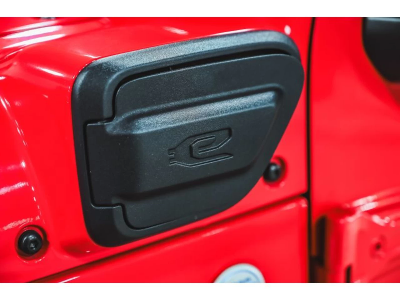 2021 Jeep Wrangler 4XE Unlimited Sahara 4x4 GROUPE REMORQUAGE 2 TOITS Main Image