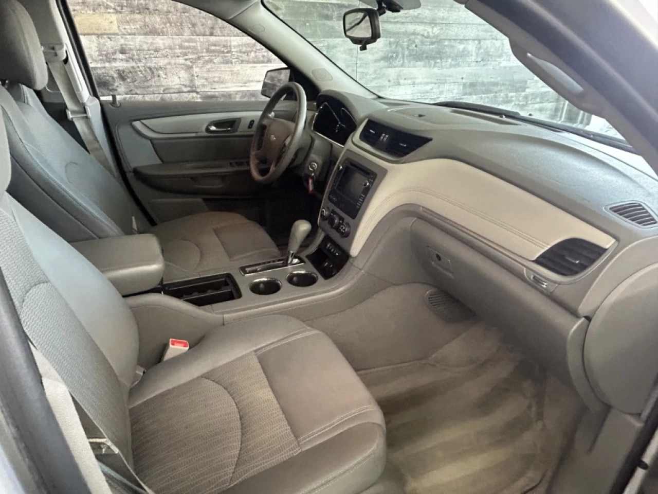 2017 Chevrolet Traverse 8 PASS AWD BLUETOOTH CAM DE RECUL ***APPROUVÉE 99. Image principale