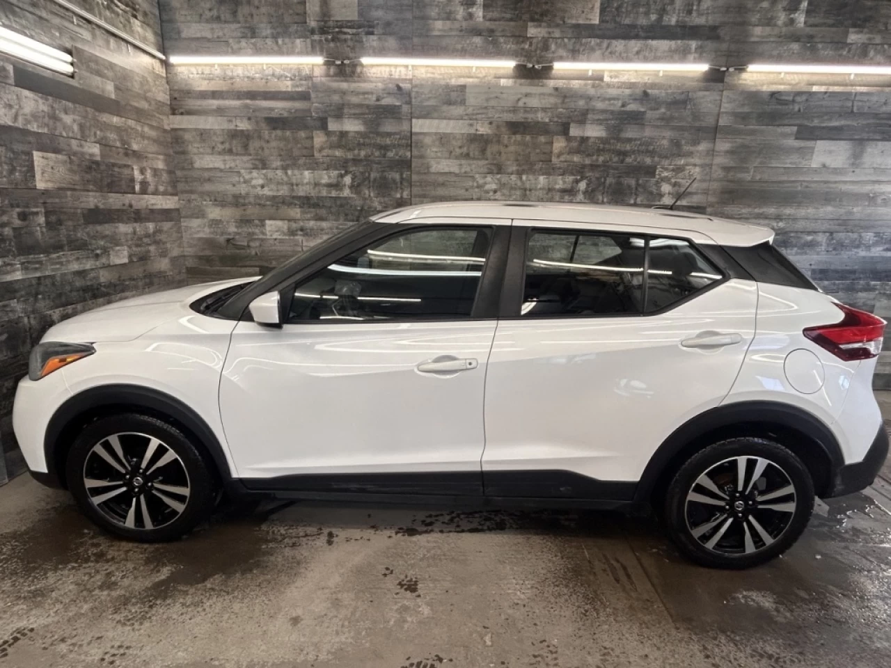 2018 Nissan Kicks SV BLUETOOTH MAGS **APPROUVÉ À 99.9%** Image principale