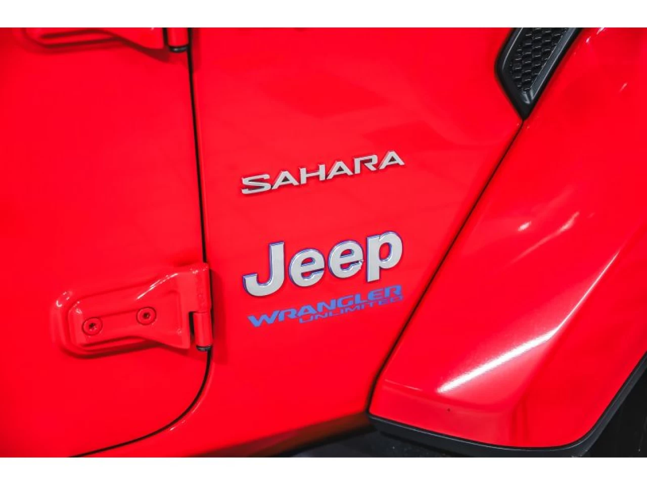 2021 Jeep Wrangler 4XE Unlimited Sahara 4x4 GROUPE REMORQUAGE 2 TOITS Main Image