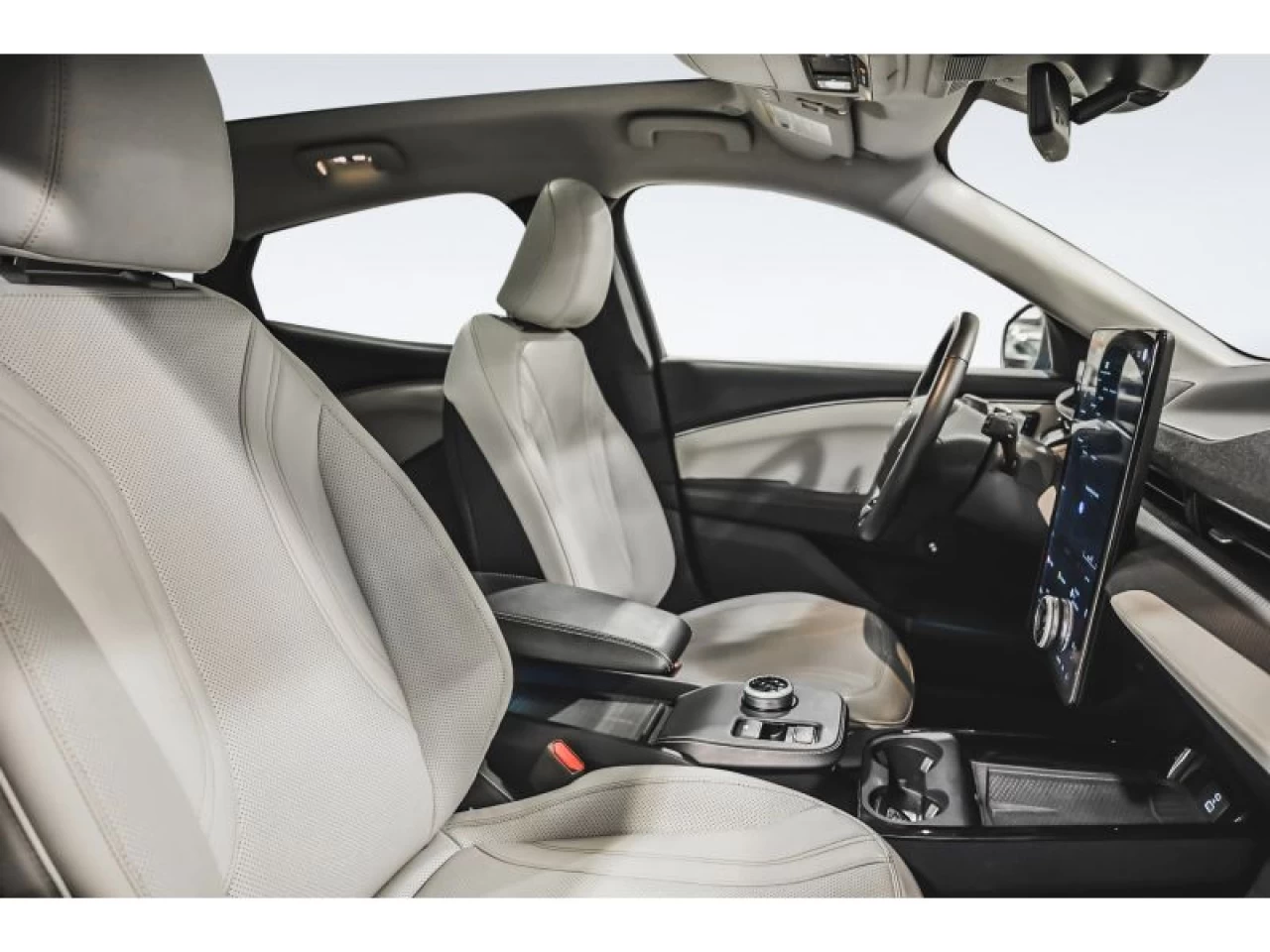 2024 Ford Mustang Mach-E Premium AWD LONGUE AUTONOMIE TOIT PANORAMIQUE Main Image