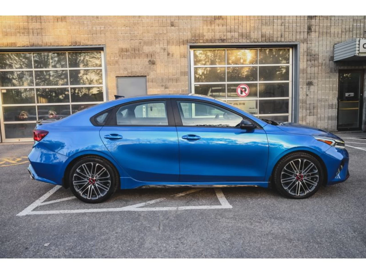 2022 Kia Forte GT Limited DCT CUIR TOIT OUVRANT Main Image