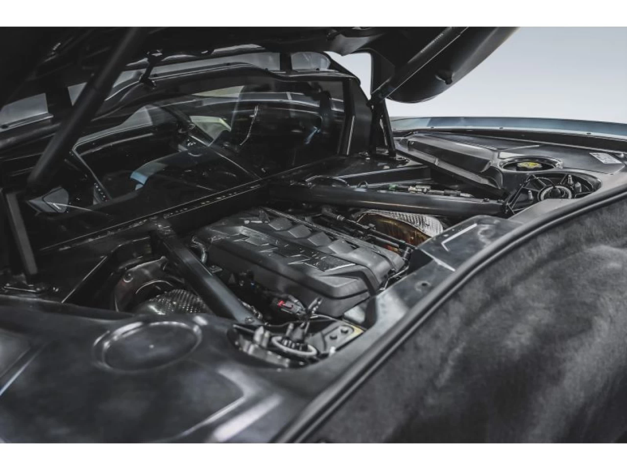2023 Chevrolet Corvette 2LT Z51 PACKAGE Z51 SUSPENSION CERAMIC GREY Main Image