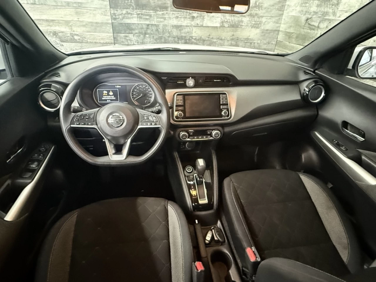 2019 Nissan Kicks SV Bluetooth sieges chauffant commande au volant** Image principale