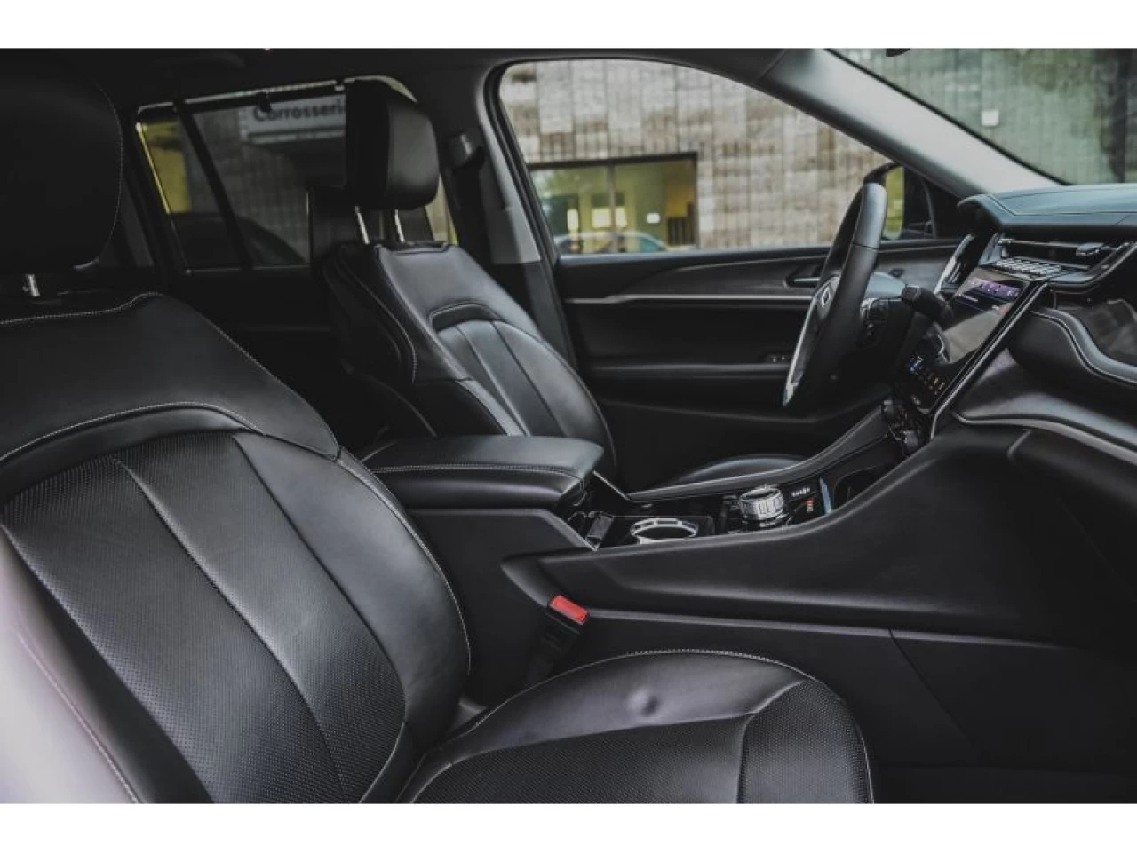 2022 Jeep Grand Cherokee 4xe 4x4 LUXURY REAR SEAT VIDEO PASSENGER SCREEN Image principale