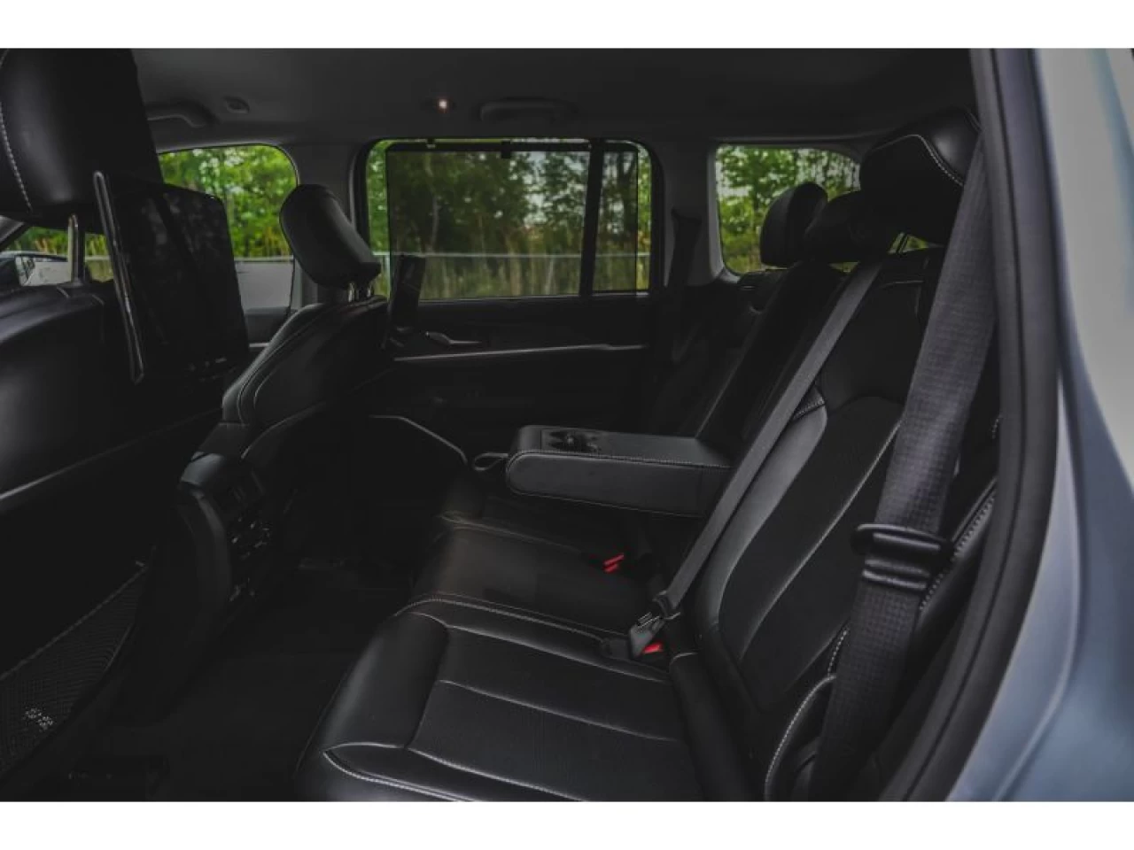 2022 Jeep Grand Cherokee 4xe 4x4 LUXURY REAR SEAT VIDEO PASSENGER SCREEN Image principale