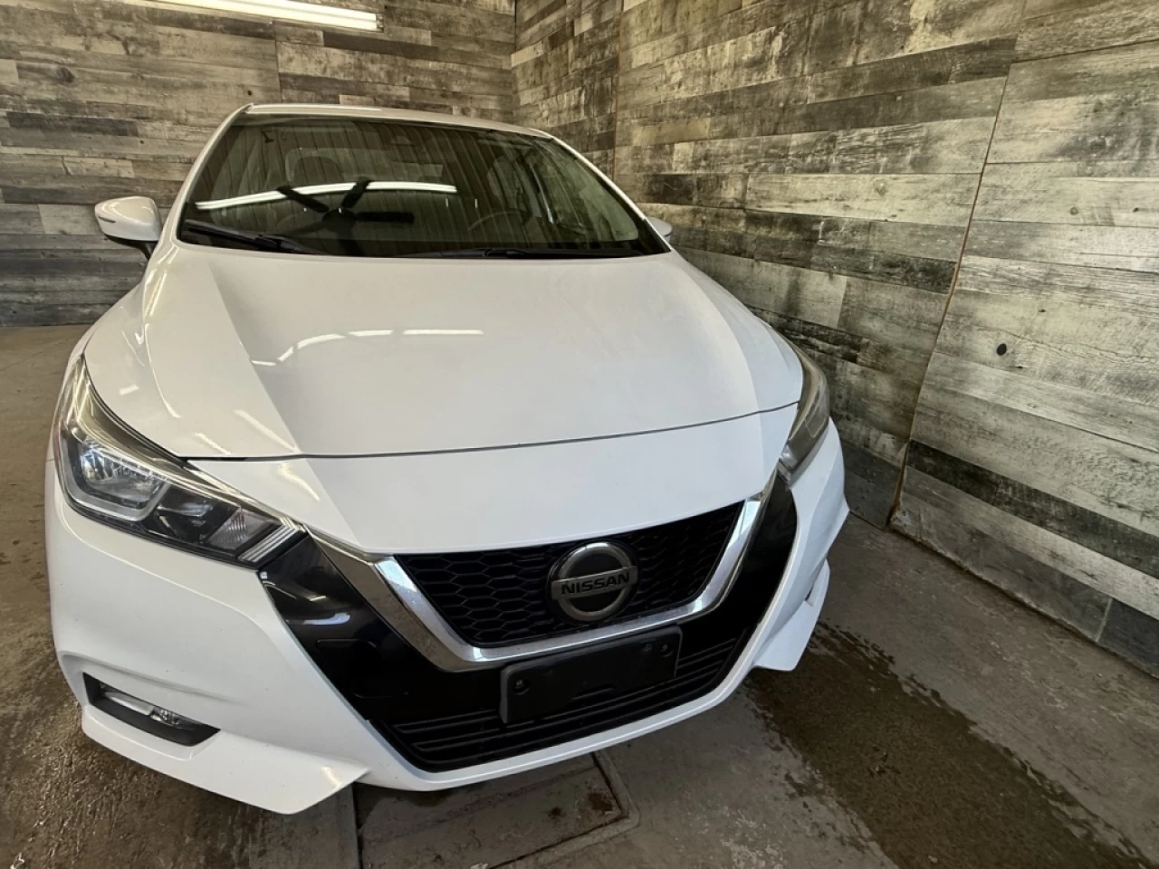 2021 Nissan Versa SV AUTO BLUETOOTH MAGS **APPROUVÉ À 99.9%** Image principale