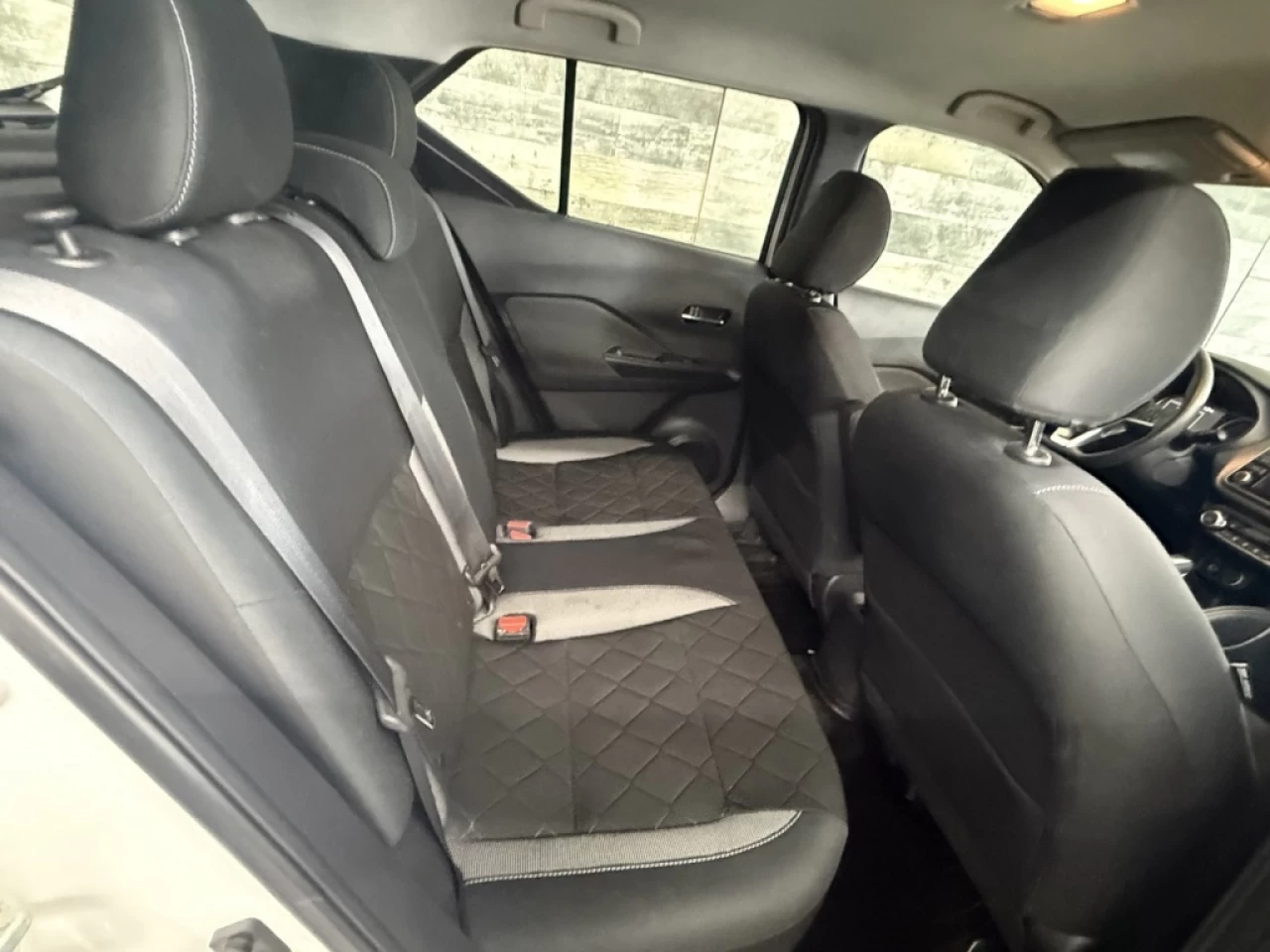 2019 Nissan Kicks SV Bluetooth sieges chauffant commande au volant** Image principale