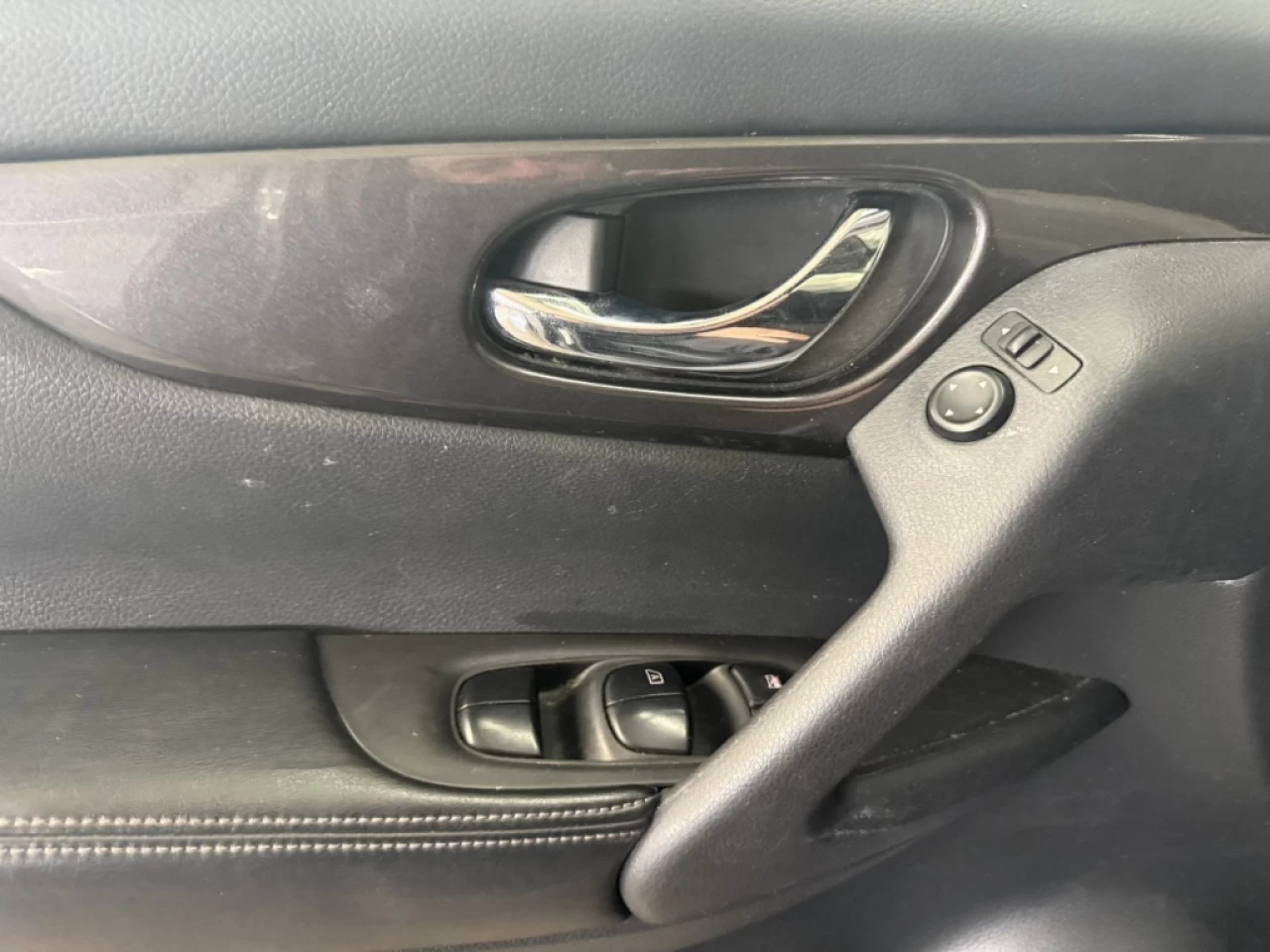 2019 Nissan Rogue SV AWD TOIT PANO CAM DE RECUL** APPROUVÉ À 99.9% * Image principale